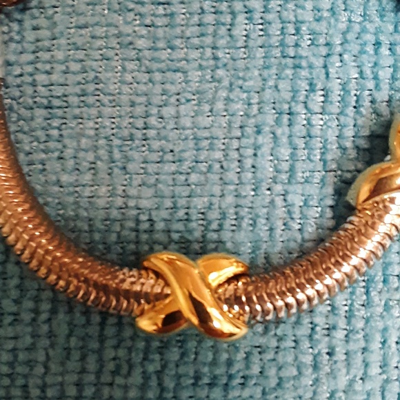 NAPIER Famous Statement Bracelet - Picture 2 of 5